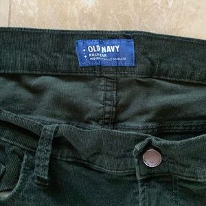 Old Navy Rockstar mid rise in forrest green. RN 54023.